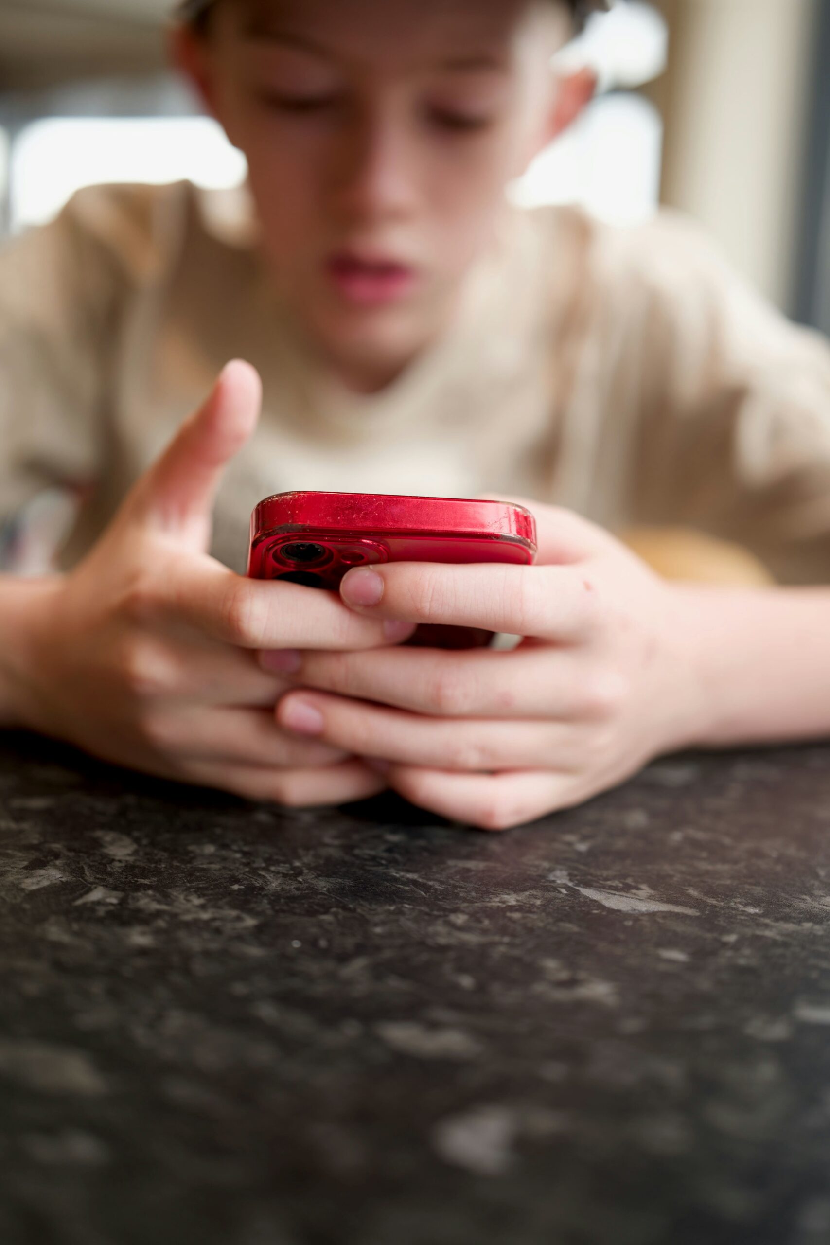 Was tun bei Verdacht auf strafbare Inhalte auf digitalen Geräten?