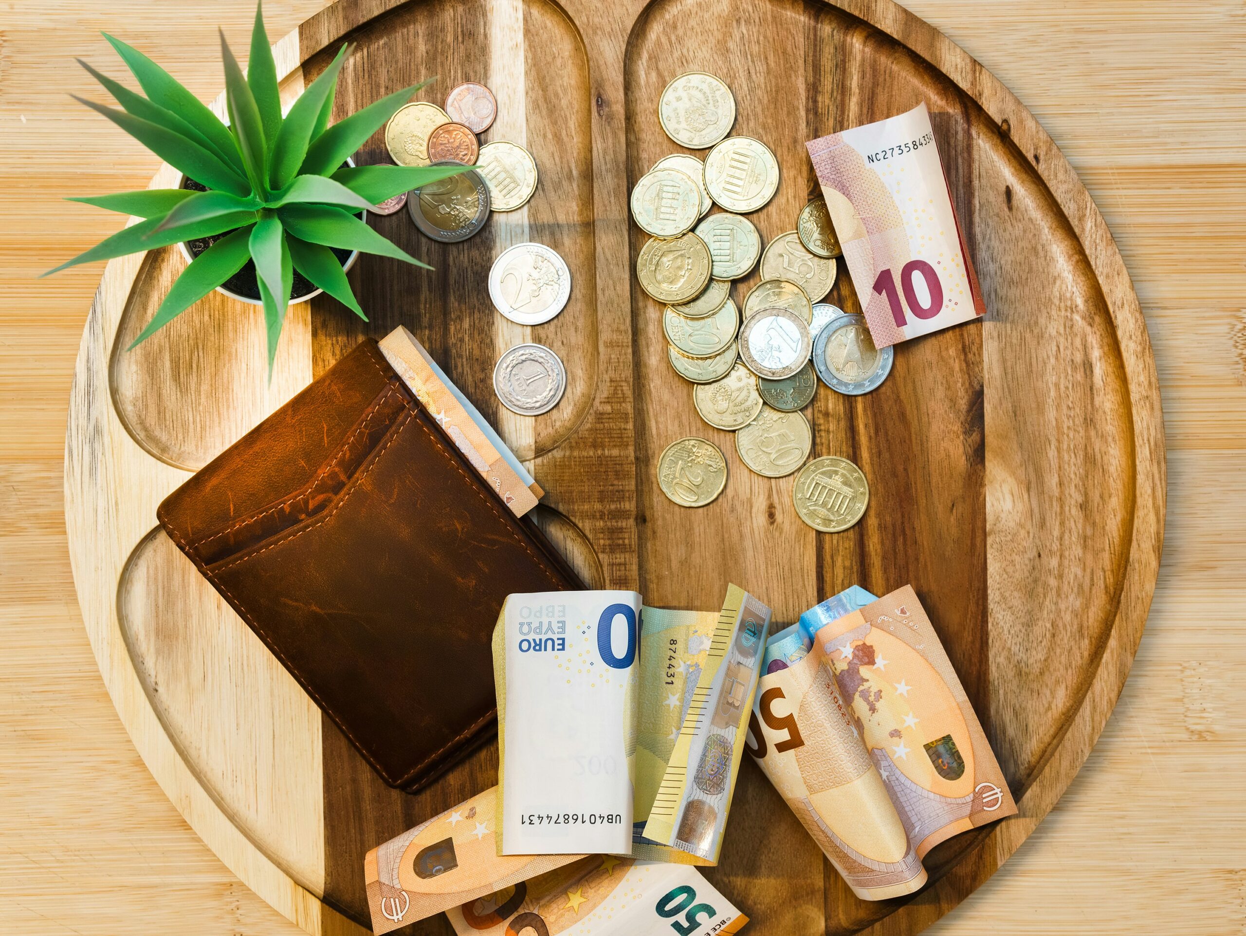 Einfache Experimente mit Münzen und Scheinen